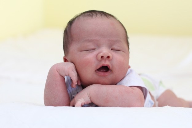 baby-sleeping-head-propped