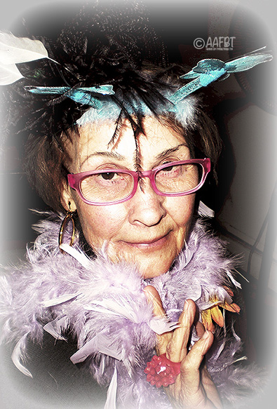 mom-silly-dress-up-aafbt